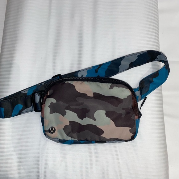 lululemon everywhere belt bag - Picture 4 of 5